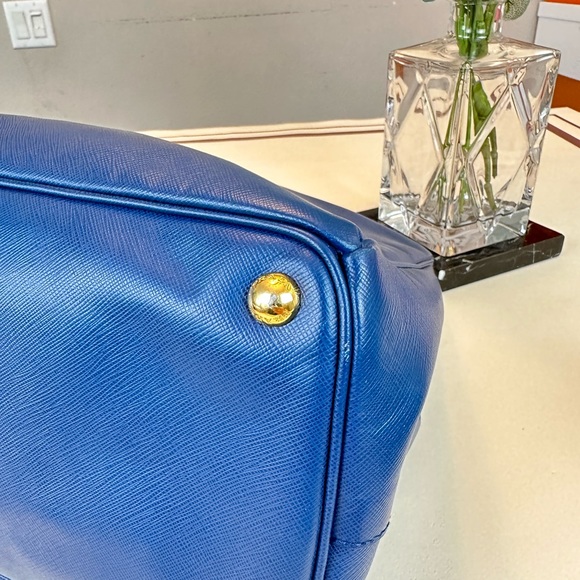 Prada Blue Leather Saffiano Lux Large Tote Satchel - Picture 6 of 15